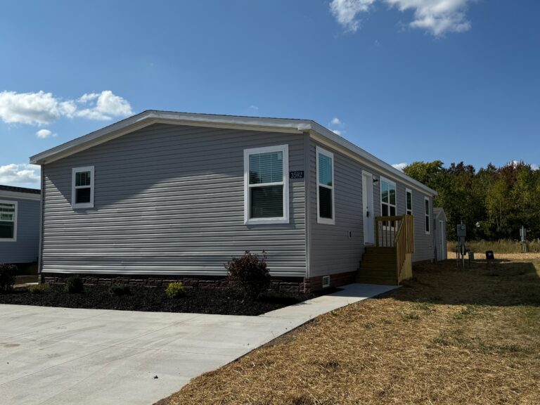 3592 Winsford Drive ~ 381 Jackson MI 49201