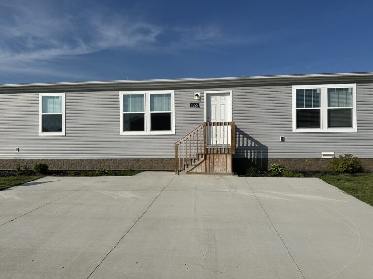 3555 Winsford Drive ~ 406 Jackson MI 49201
