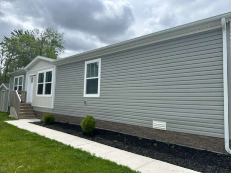 3543 Winsford Drive ~ Site 409 Jackson MI 49201