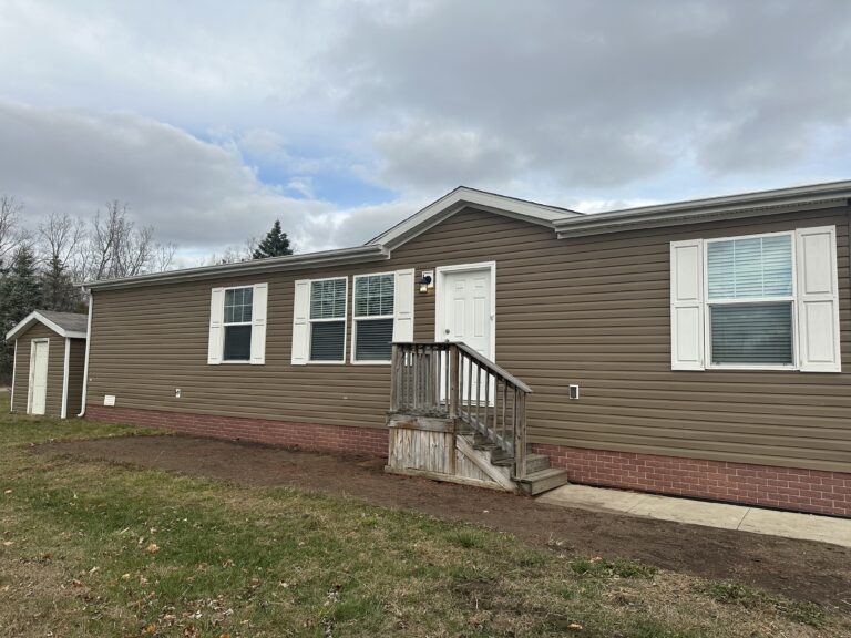 3260 Abbington ~ Site 11 Jackson MI 49201