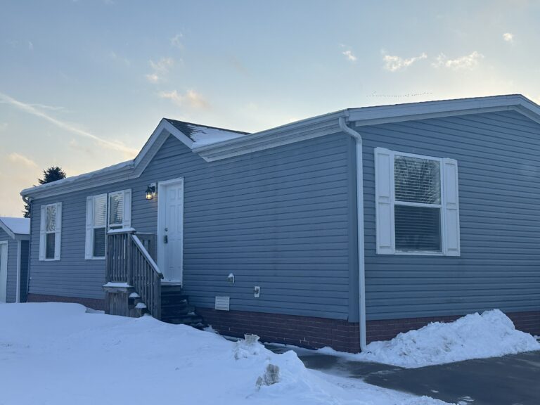 3281 Abbington ~ Site 31 Jackson MI 49201