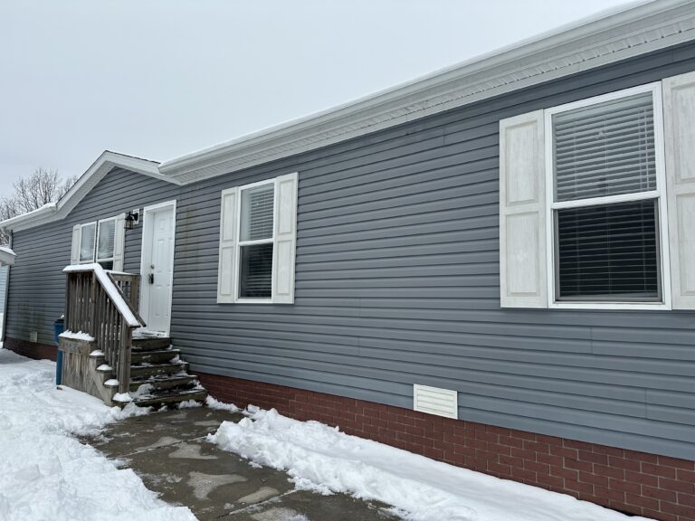 3293 Braeburn ~ Site 71 Jackson MI 49201