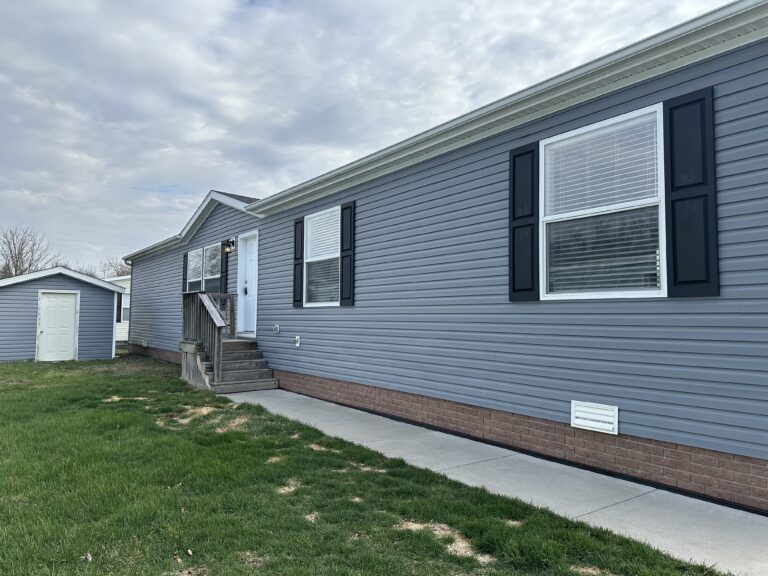 3292 Cheshire Jackson MI 49201