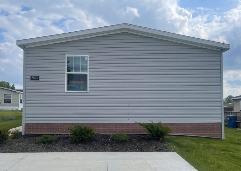 3529 Linden ~ Site 108 Jackson MI 49201