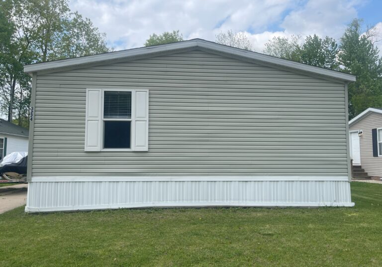 3224 Hawthorn Circle ~ Site 184 Jackson MI 49201