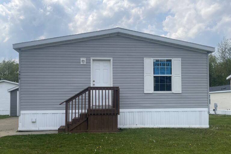 3618 Hawthorn Drive ~ Site 258 Jackson MI 49201