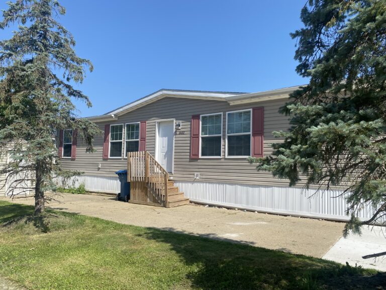 3402 Mulberry ~ Site 115 Jackson MI 49201