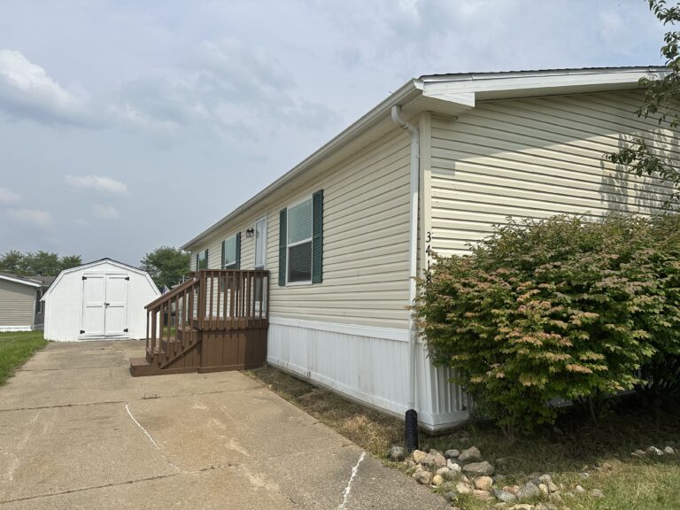 3418 Mulberry ~ Site 118 Jackson MI 49201