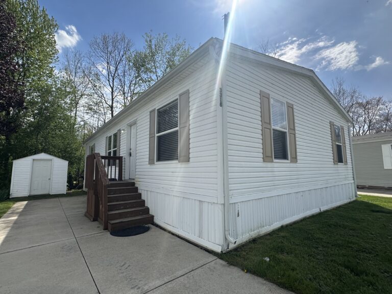 3318 Buckthorn Jackson MI 49201