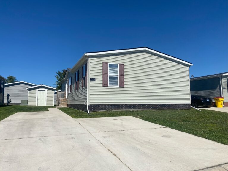 33121 Oak Court New Haven MI 48048