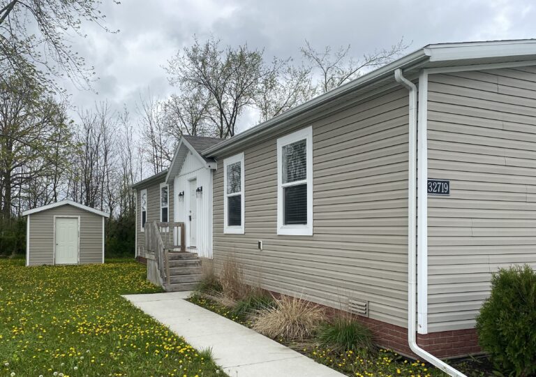 32719 Susan Ln North, New Haven, MI 48048 New Haven MI 48048