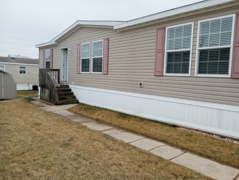 114 Constitution Circle Potterville MI 48876