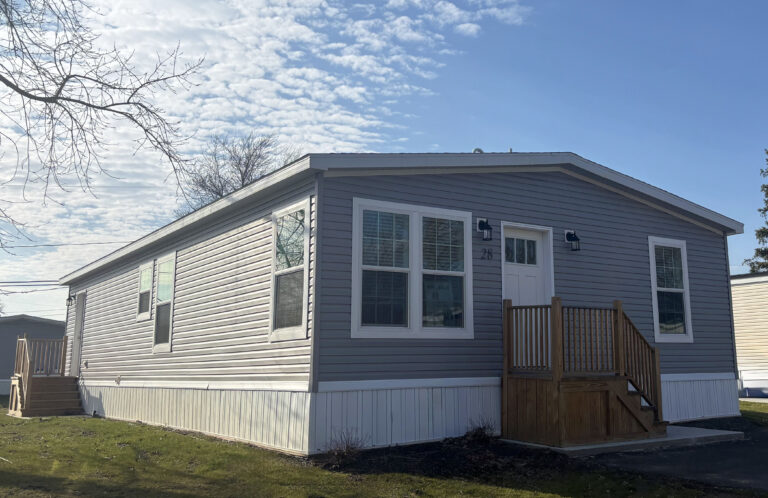 28 Locust Dr Hamlin NY 14464
