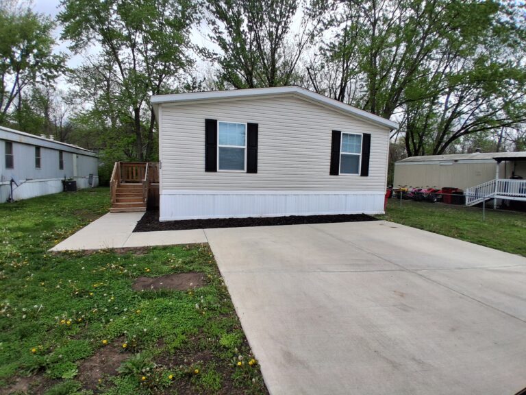 17311 E US Hwy 40 ~ Site L22 Independence MO 64055