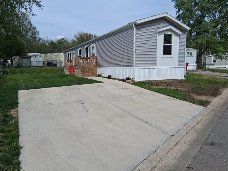 17311 E US Hwy 40 ~ Site G26 Independence MO 64055