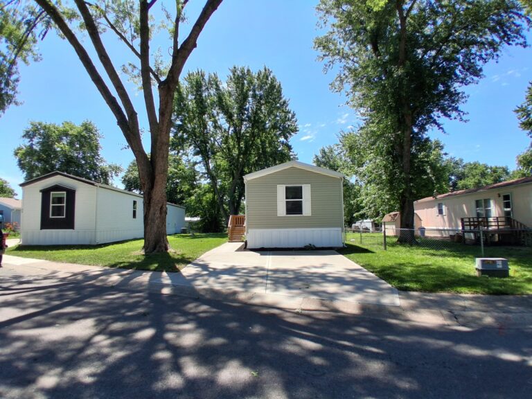 17311 E US Hwy 40 ~ Site G17 Independence MO 64055