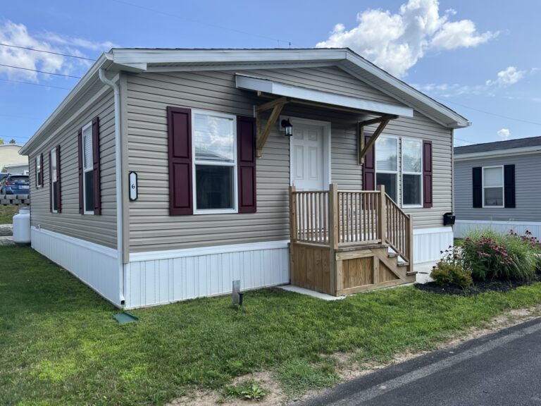 6 Keystone Dr Rochester NY 14625