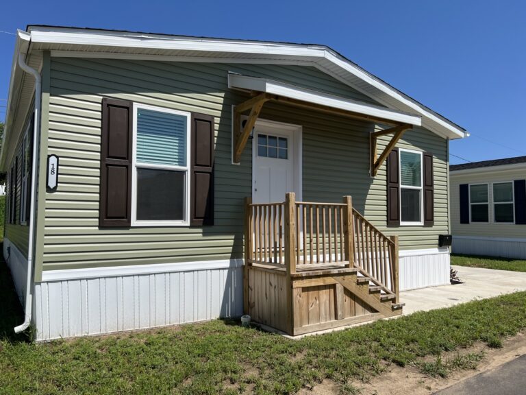 18 Harway Dr Rochester NY 14625