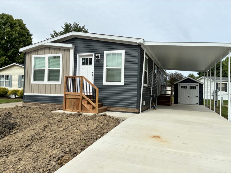 3 Sunrise Blvd Olmsted Township OH 44138